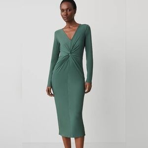 Ann Taylor  Petite   V-neck  Midi Dress Size 8p